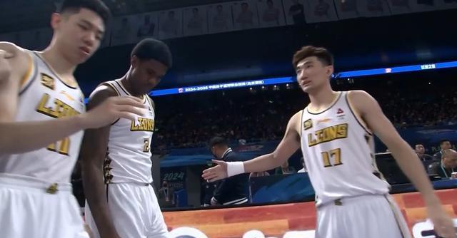 星空体育地址-哈尔滨客场逆袭，士气高涨继续前行的简单介绍