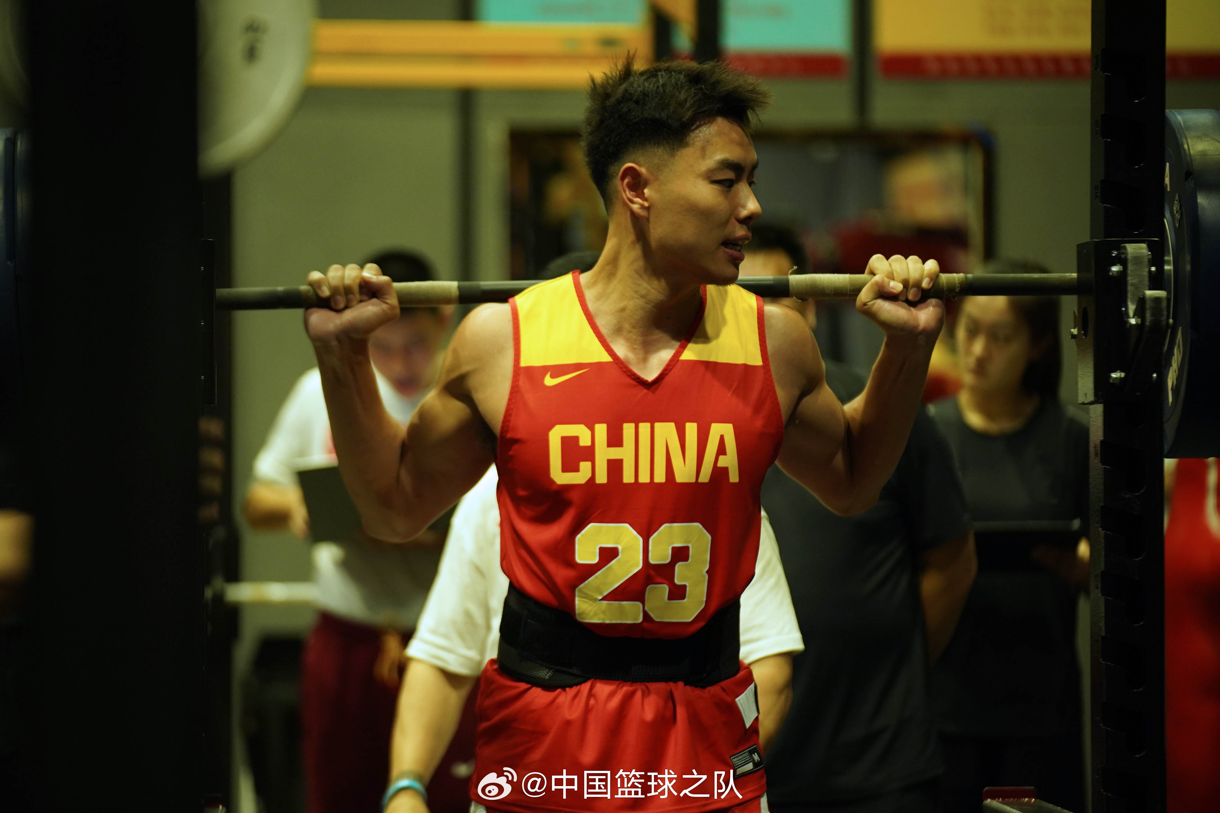 星空体育app-包含上海队爆发神级表现，全国篮球锦标赛被彻底压制，高光操作的词条