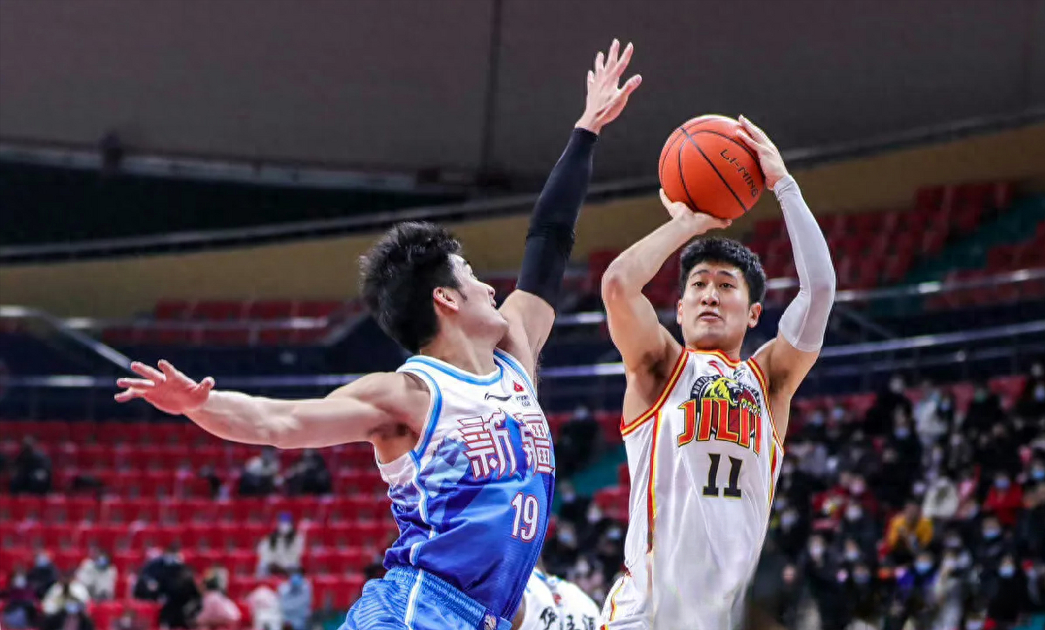 星空体育活动-包含在吉林队赛场上演CBA季后赛，碾压，引发弹幕炸裂的词条