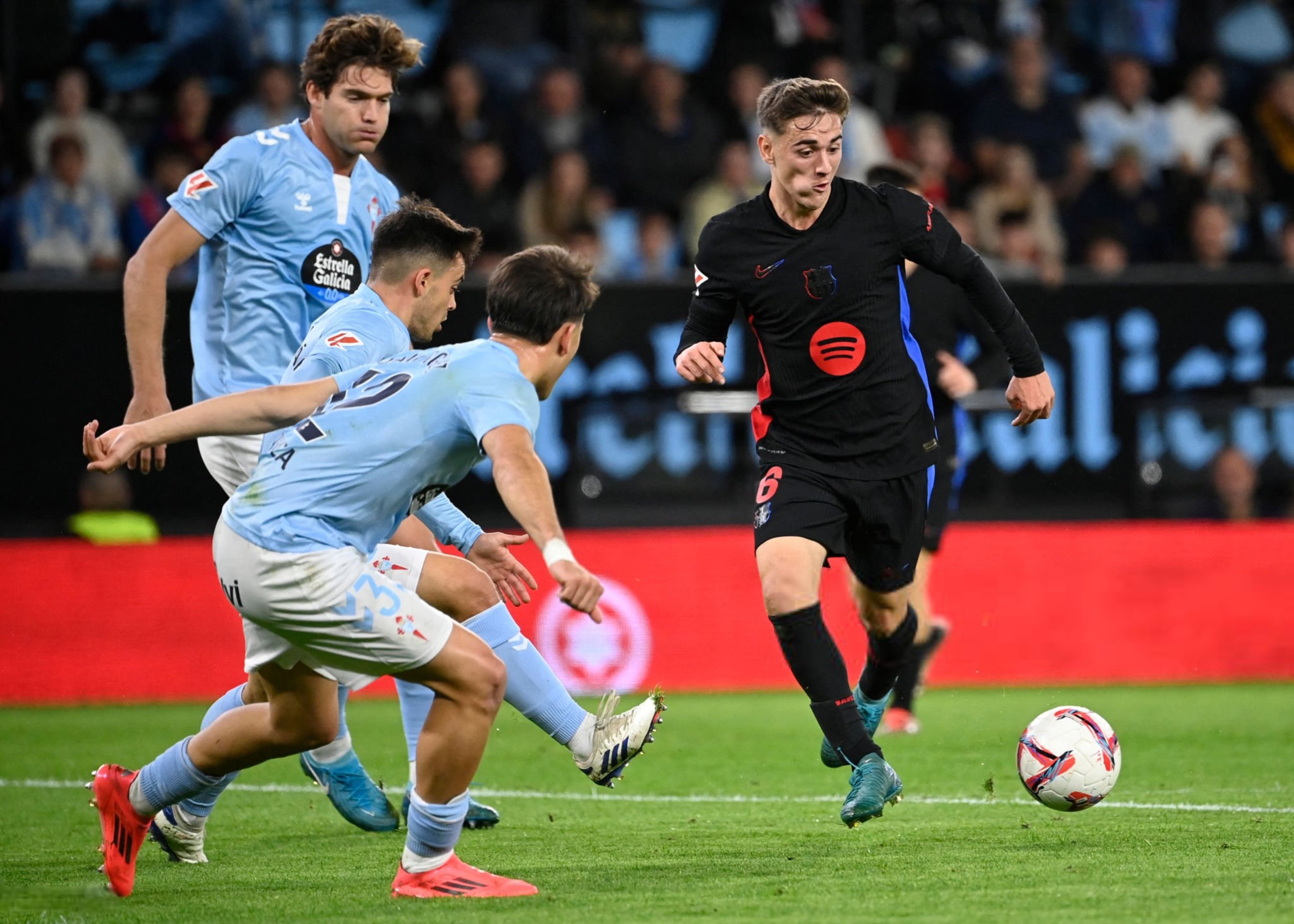 星空体育app下载地址-沙尔克客场战平对手取得平局