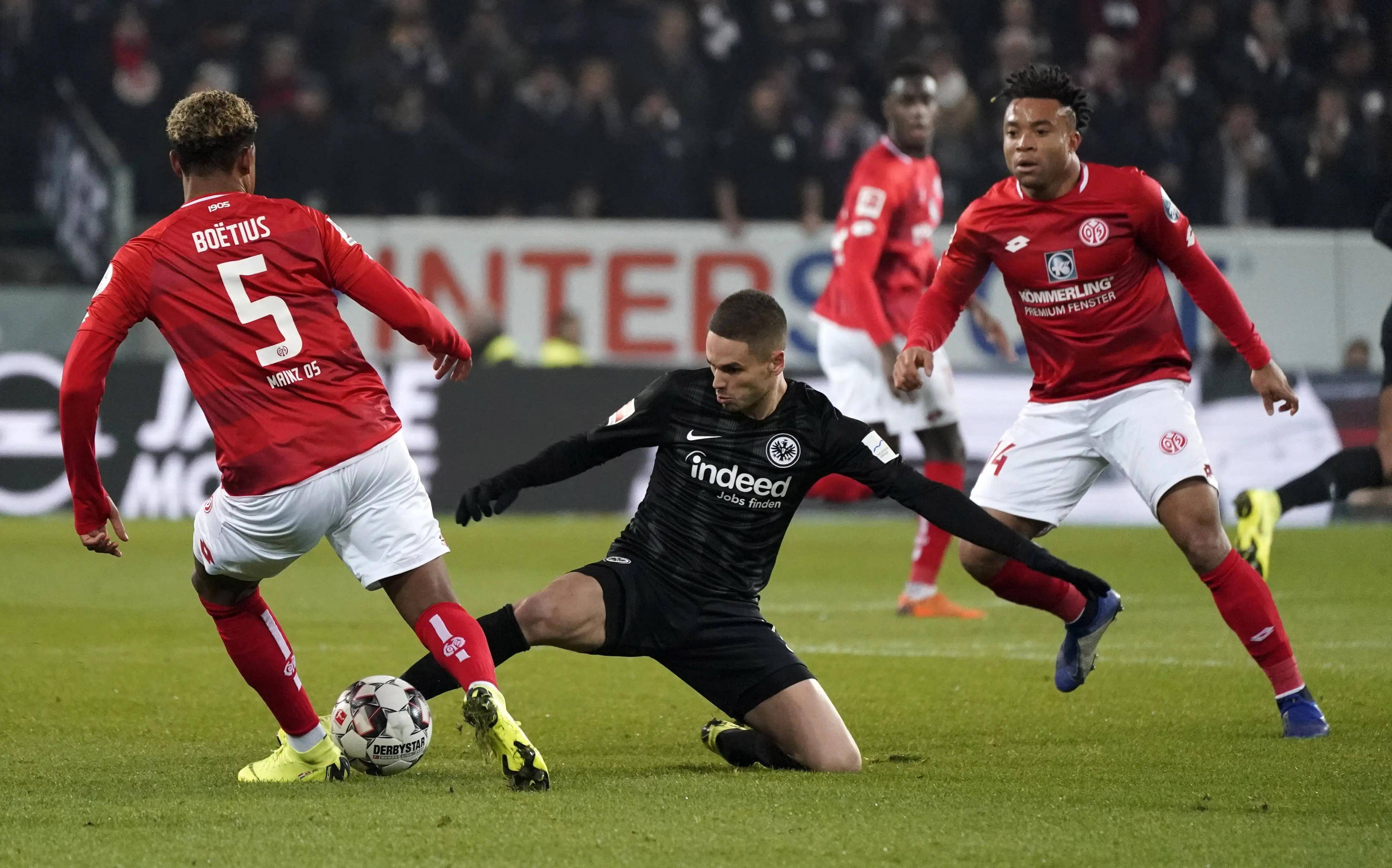 沙尔克客场战平对手取得平局 沙尔克客场战平对手取得平局