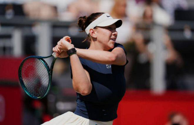 星空体育教练-广岛三箭险胜，成功进军八强