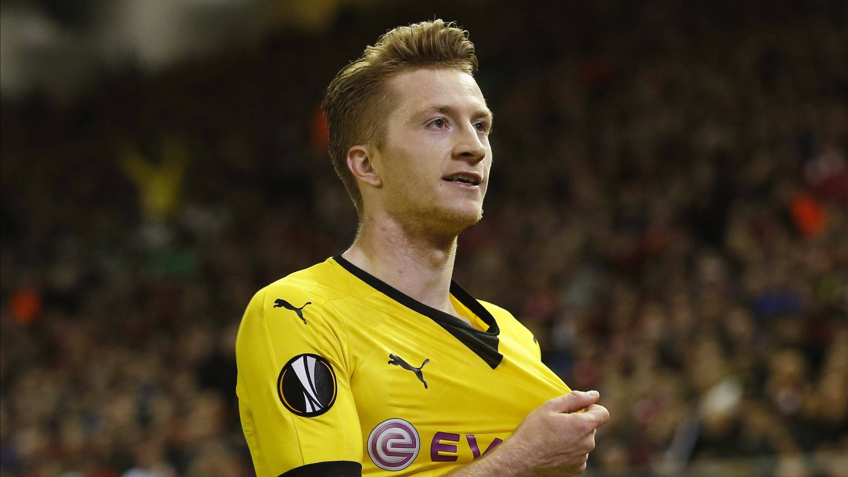 广岛三箭险胜，成功进军八强