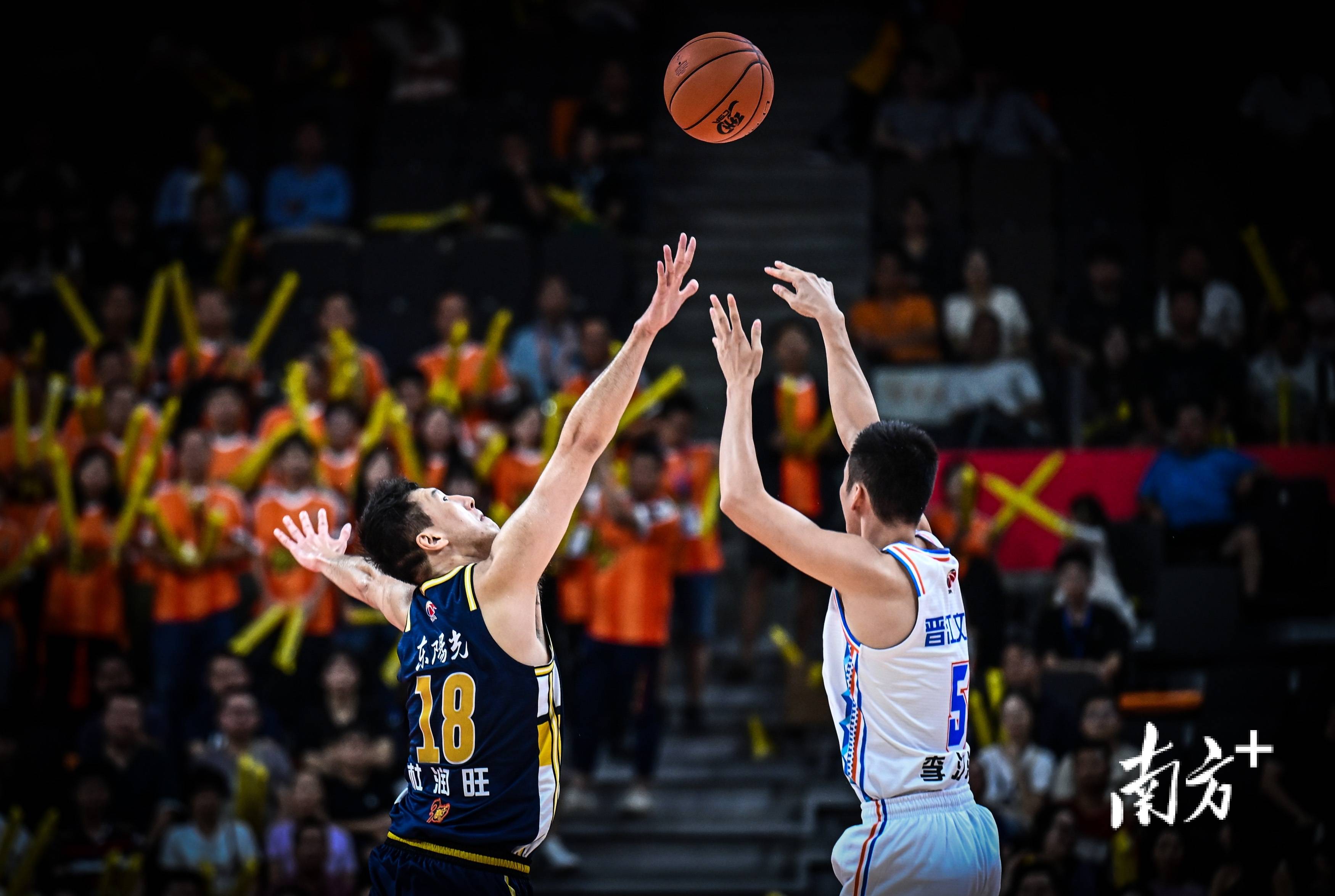 广东篮球队击败辽宁男篮壮大队伍 广东篮球队击败辽宁男篮壮大队伍