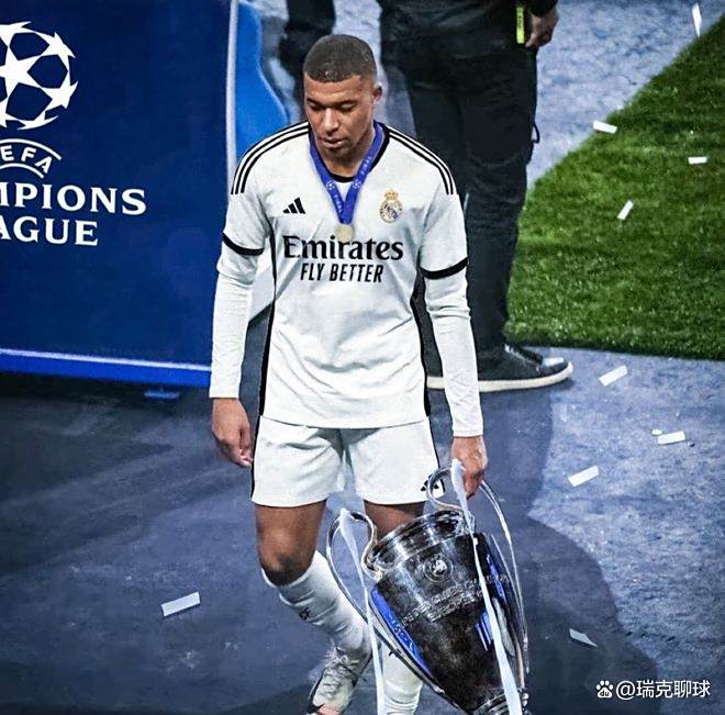 包含皇家马德里爆冷负于皇家贝蒂斯，西甲争冠悬念再增的词条