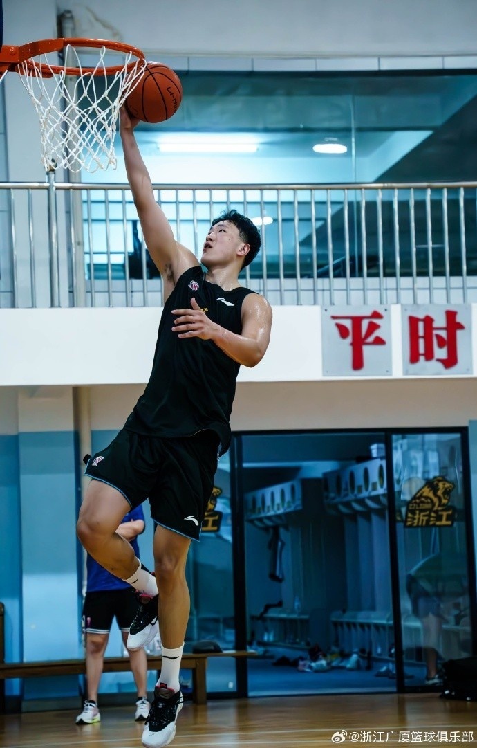 篮球赛季结束,球队备战新赛季重建 篮球赛季结束,球队备战新赛季重建