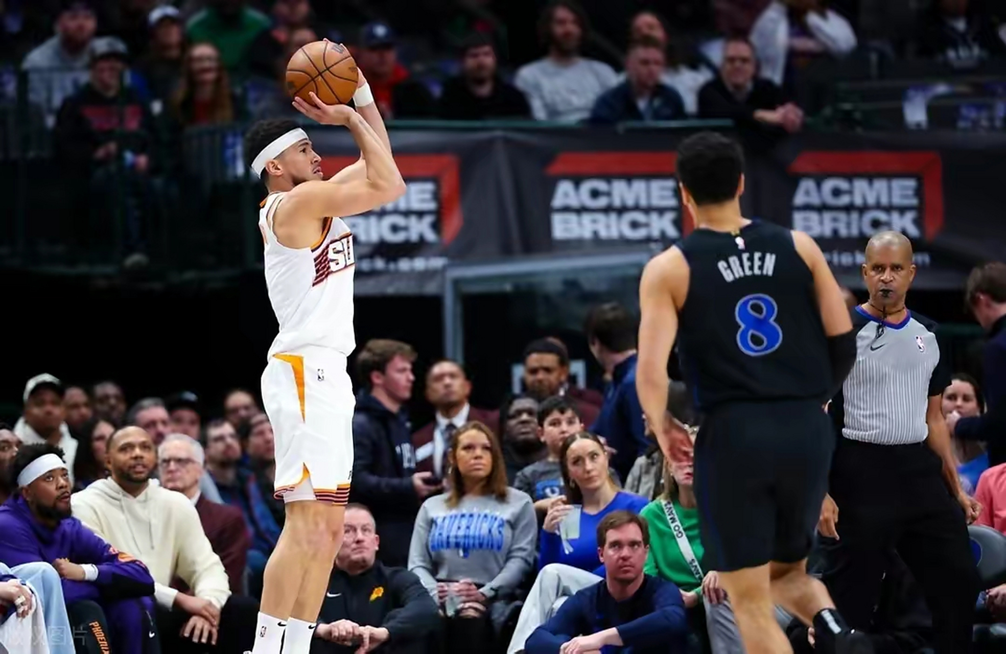 星空体育官方-雄独行侠队客场逆转，成功摧毁对手