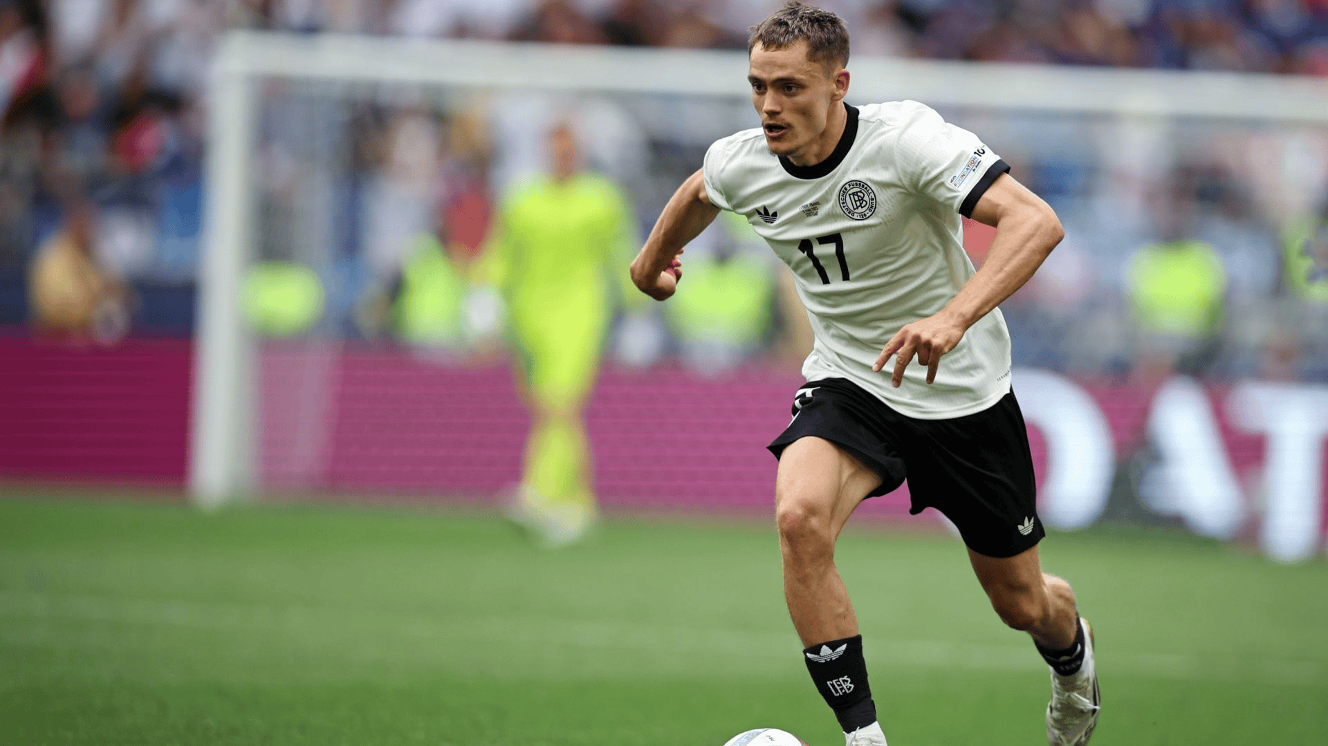 星空体育亚洲官网-包含斯洛伐克队在欧预赛比赛中表现稳定，仍有上升空间的词条