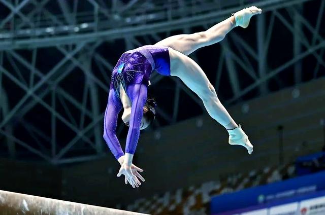 星空体育注册-激烈角逐下的惊心动魄，赛场上热血激荡