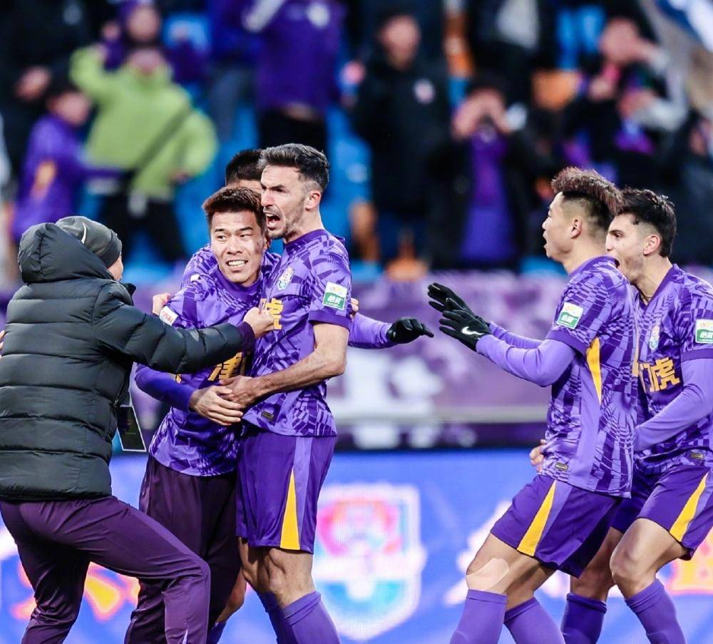 球队遭遇主场输球危机，迎来困难时期