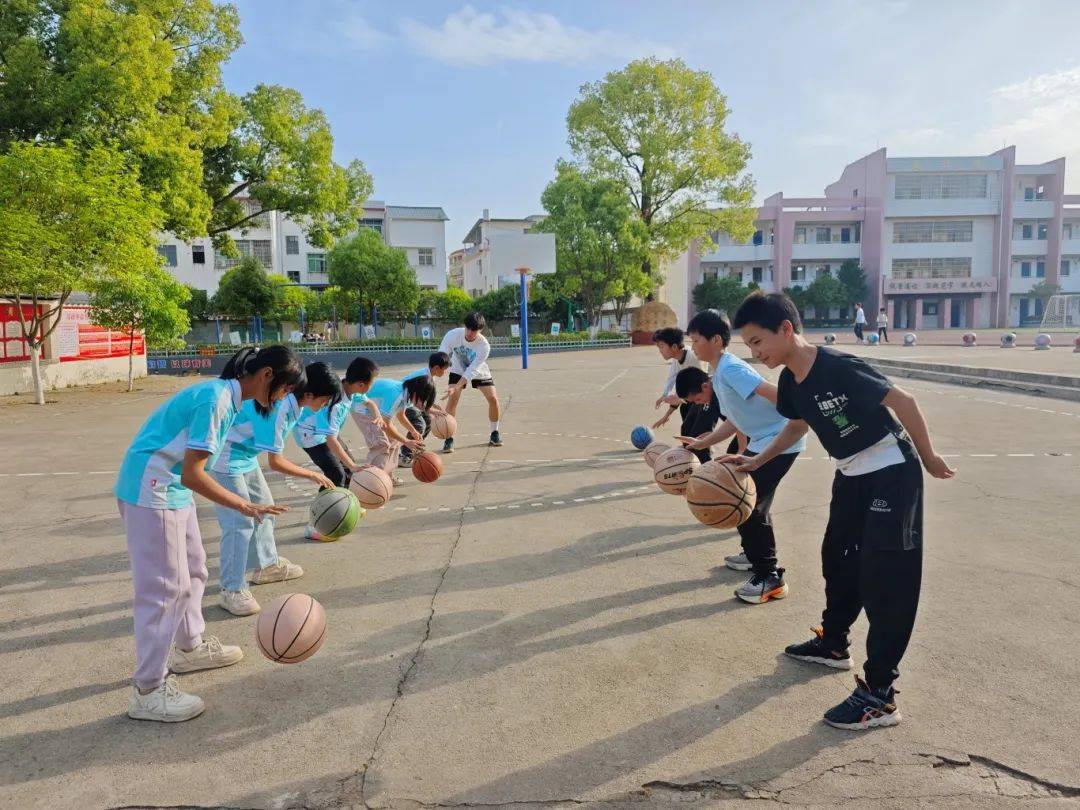 星空体育电竞-篮球明星集结，为慈善公益赛献爱心的简单介绍