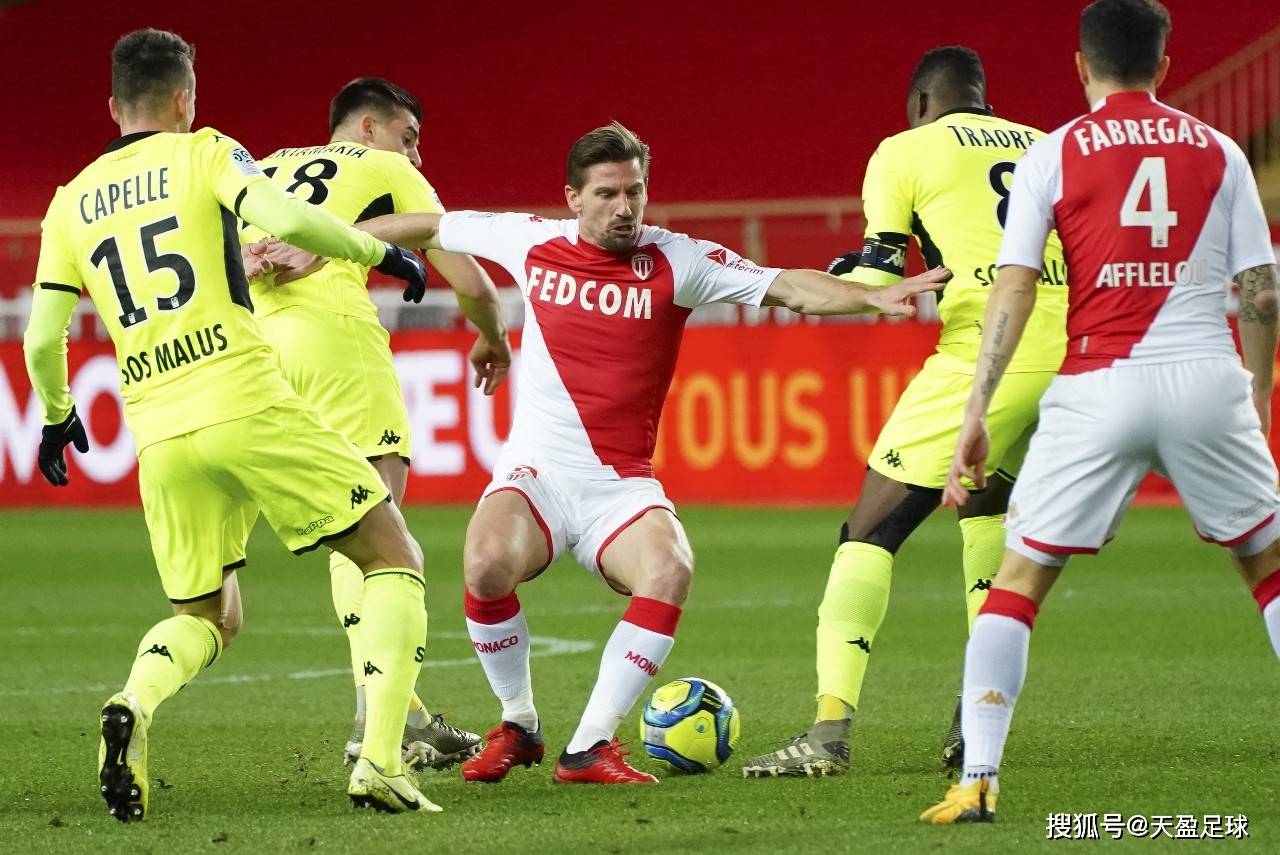 摩纳哥队在主场击败蒙彼利埃队 摩纳哥队在主场击败蒙彼利埃队